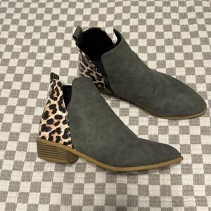 Cheetah and Olive Green Bootie, Size 9